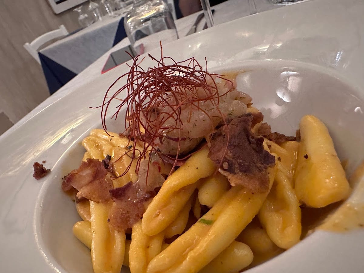 Cavatelli con guanciale e gambero rosso